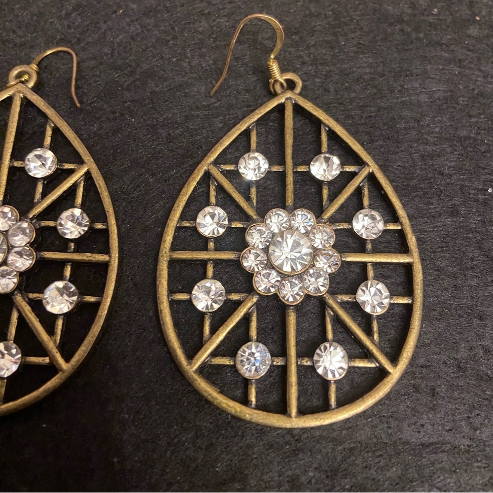 Avenue Gold Web Teardrop Dangle Metal Rhinestone Earrings. - Picture 3 of 5